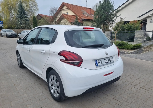 Peugeot 208 cena 33900 przebieg: 28410, rok produkcji 2019 z Złocieniec małe 137